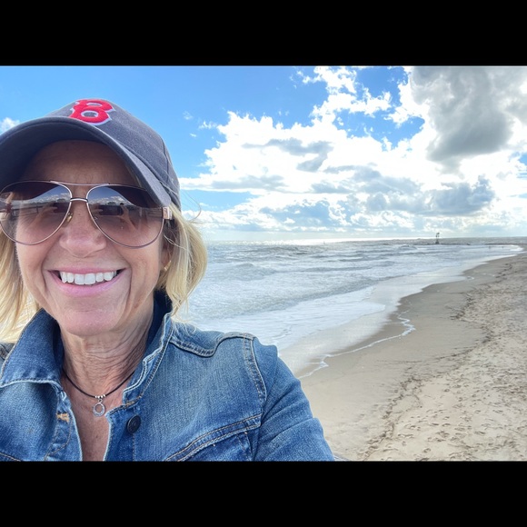 Meet your Posher, Kelly - Picture 2 of 7